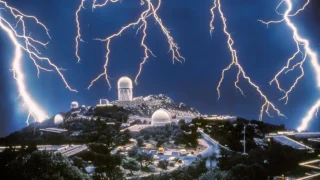 Lightning strikes near Kitt Peak Observatory; ordinary lightning, not verified ball lightning.
