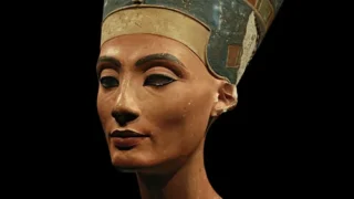 Bust of Nefertiti in Berlin. Artifact context, not evidence locating her burial.
